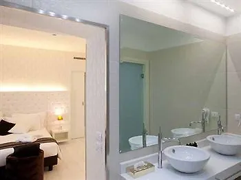 Base Hotel 皮亚韦河畔诺文塔